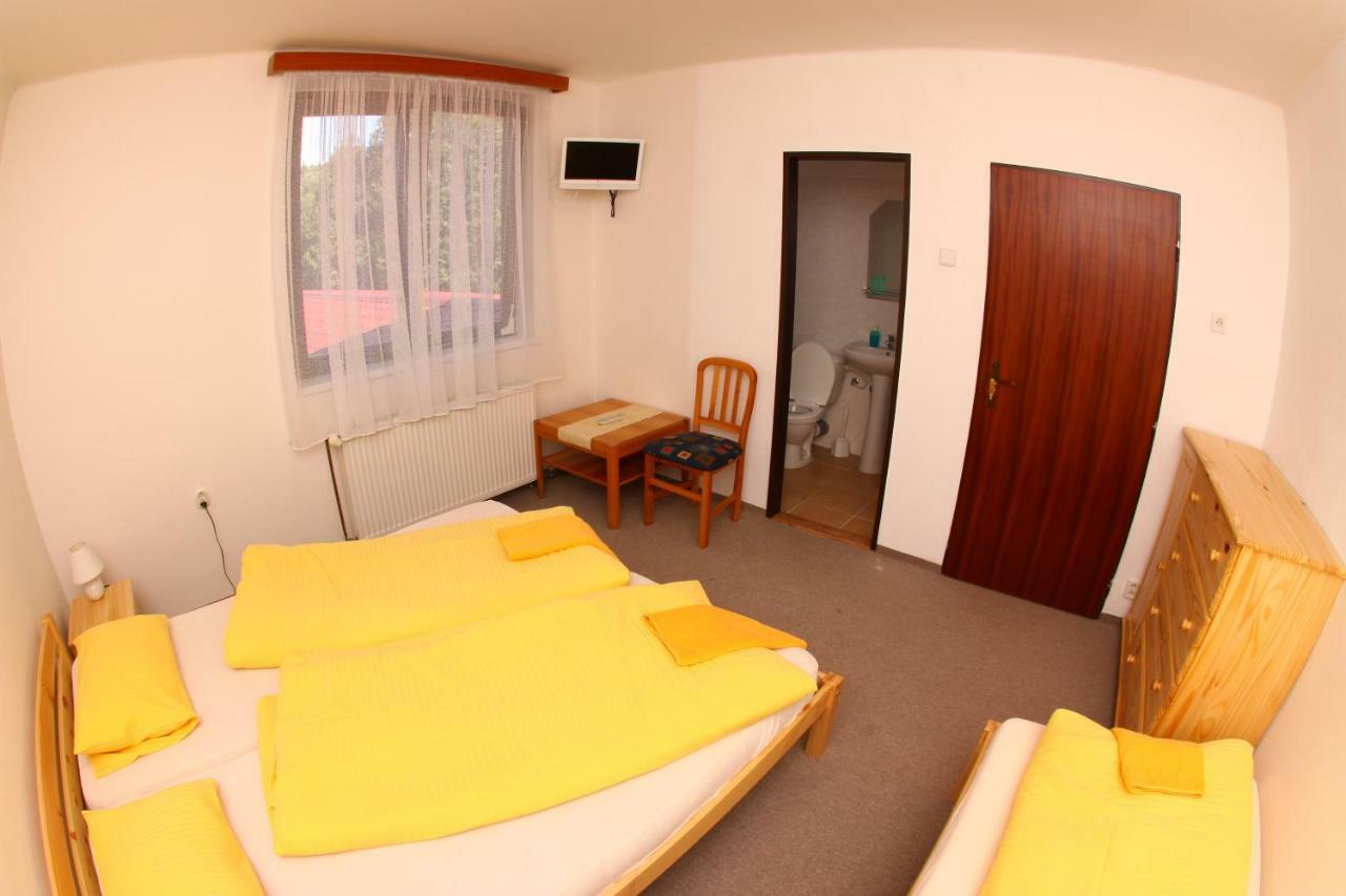 Yacht Club Barrandov Hotell Kožlí u Orlíka Eksteriør bilde