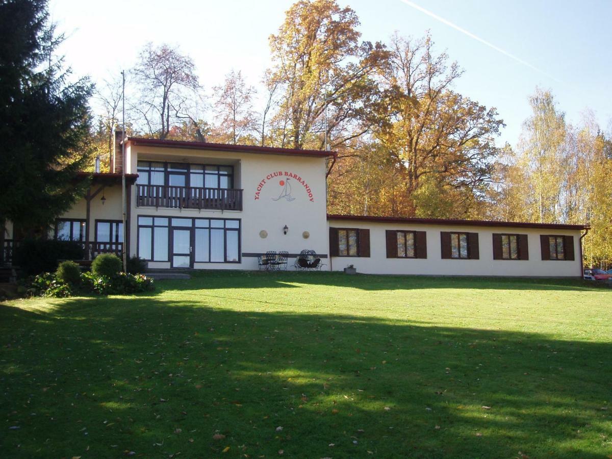 Yacht Club Barrandov Hotell Kožlí u Orlíka Eksteriør bilde